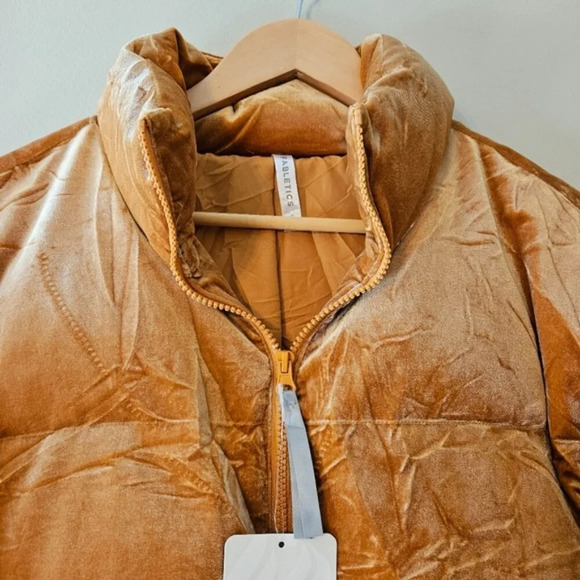Fabletics Wander Velour Cropped Puffer Women's Jacket In Light Honey Size Small. - Picture 9 of 16